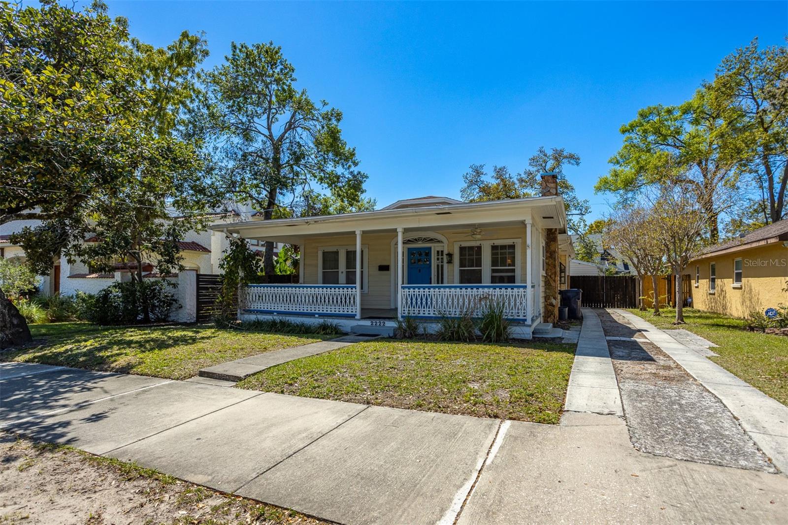 2222 N RIDGEWOOD AVE