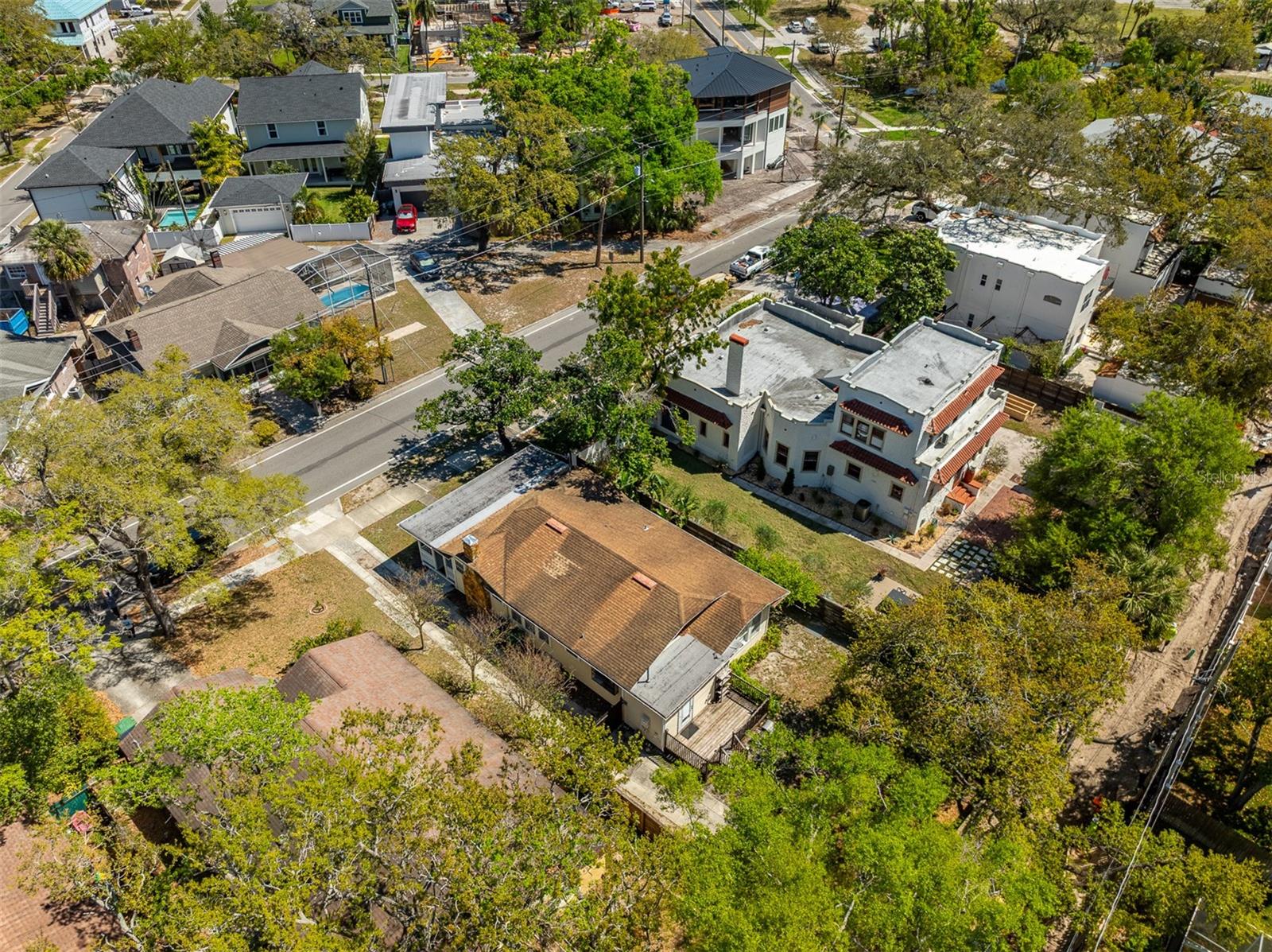 2222 N RIDGEWOOD AVE