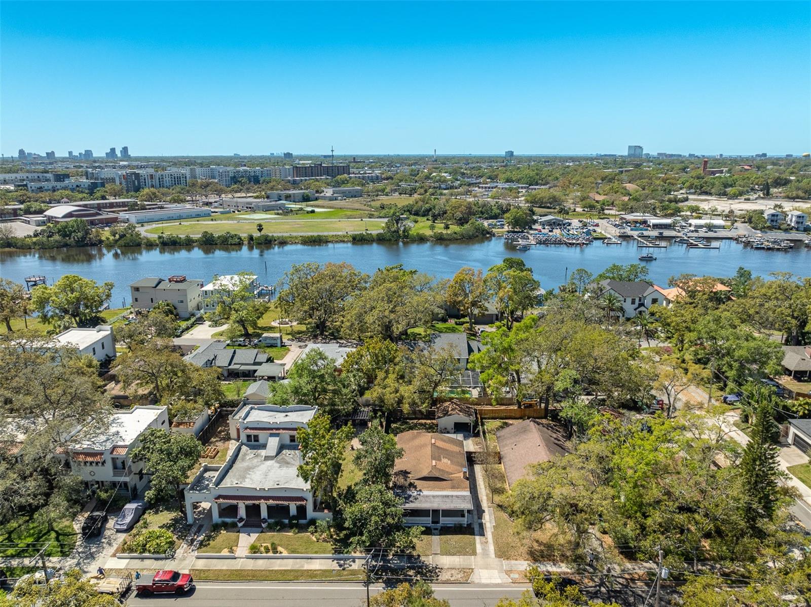 2222 N RIDGEWOOD AVE