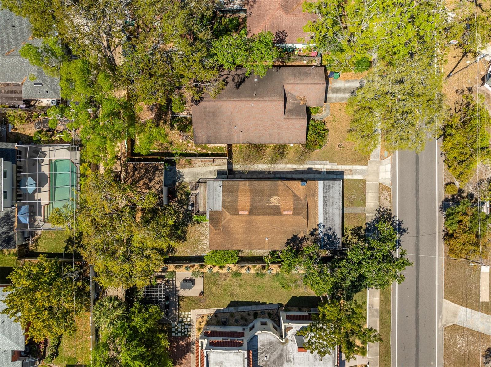 2222 N RIDGEWOOD AVE