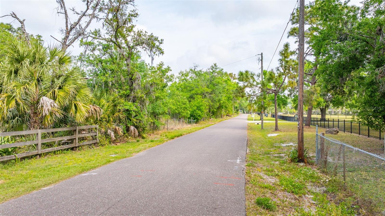 19084 RED BIRD LN