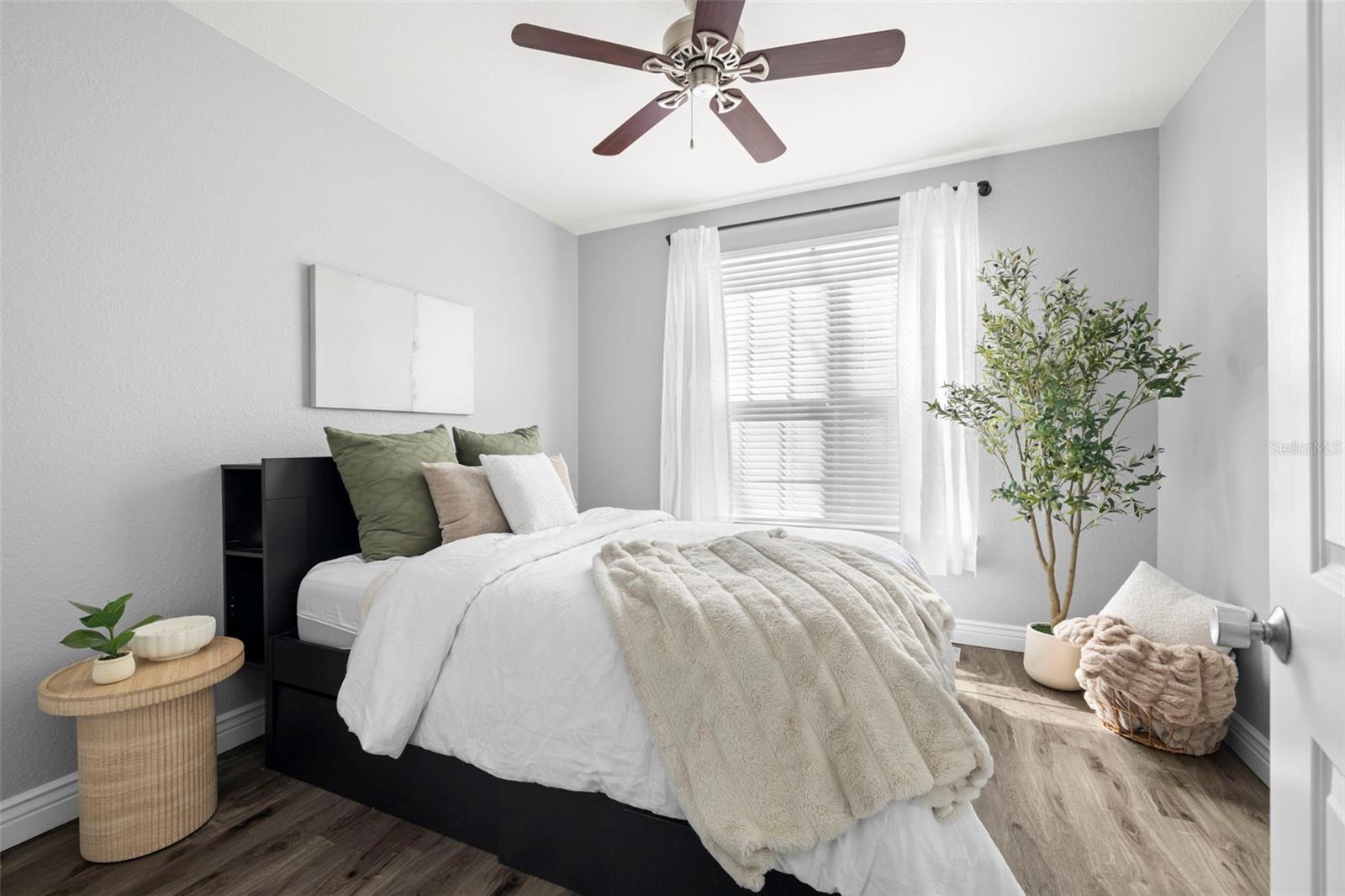 4221 W SPRUCE ST #1229