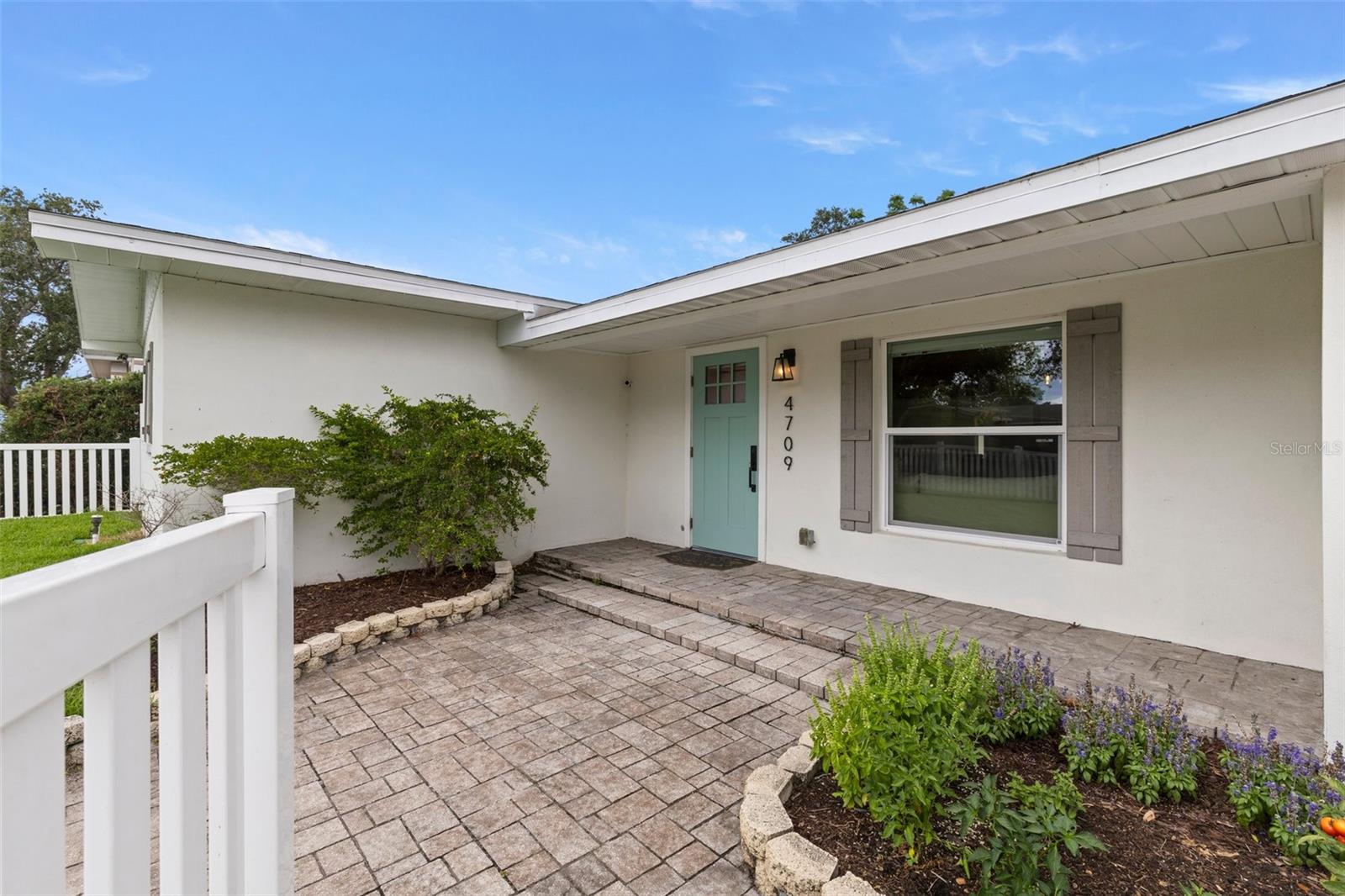 4709 W FAIR OAKS AVE