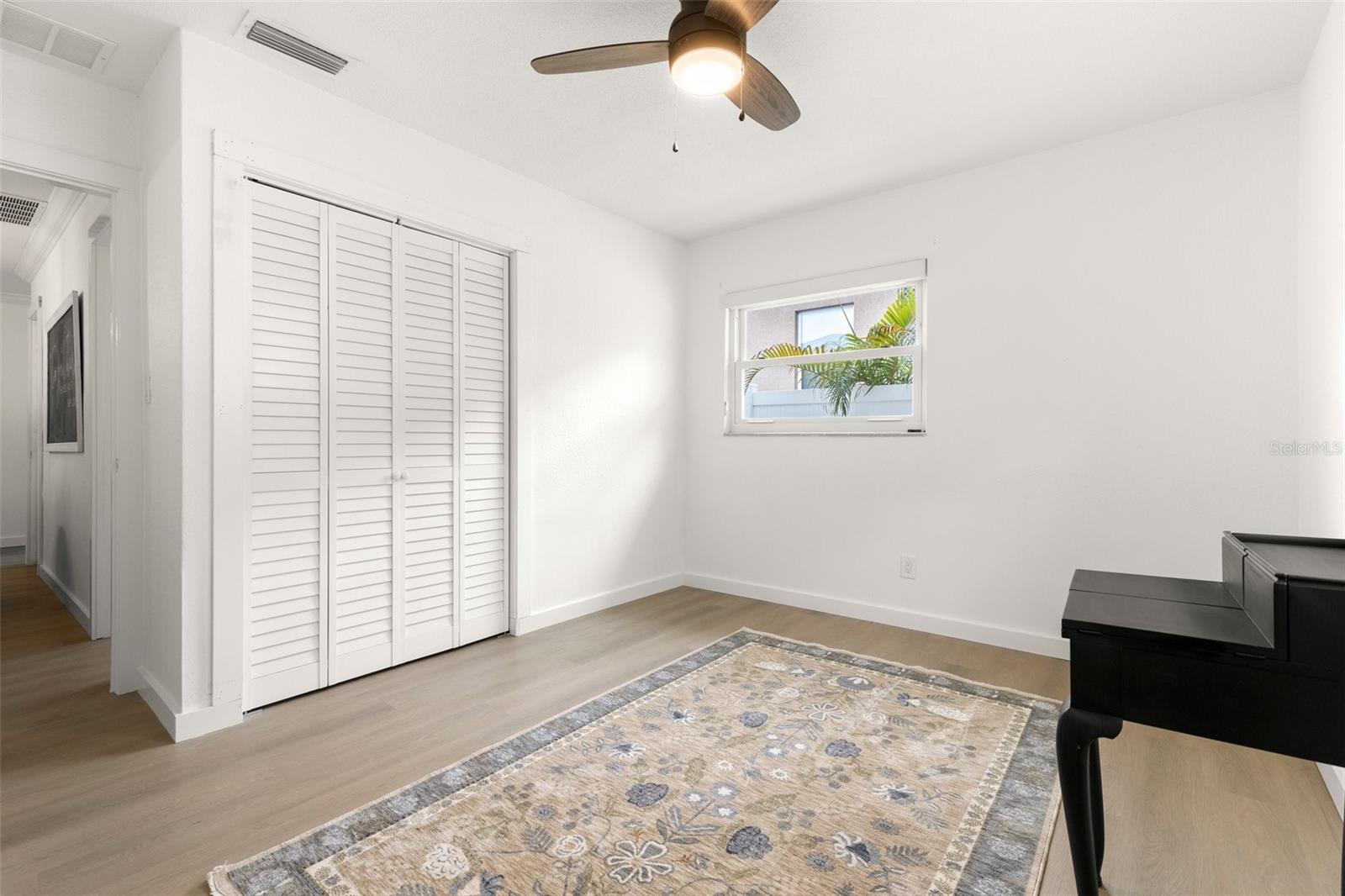 4709 W FAIR OAKS AVE