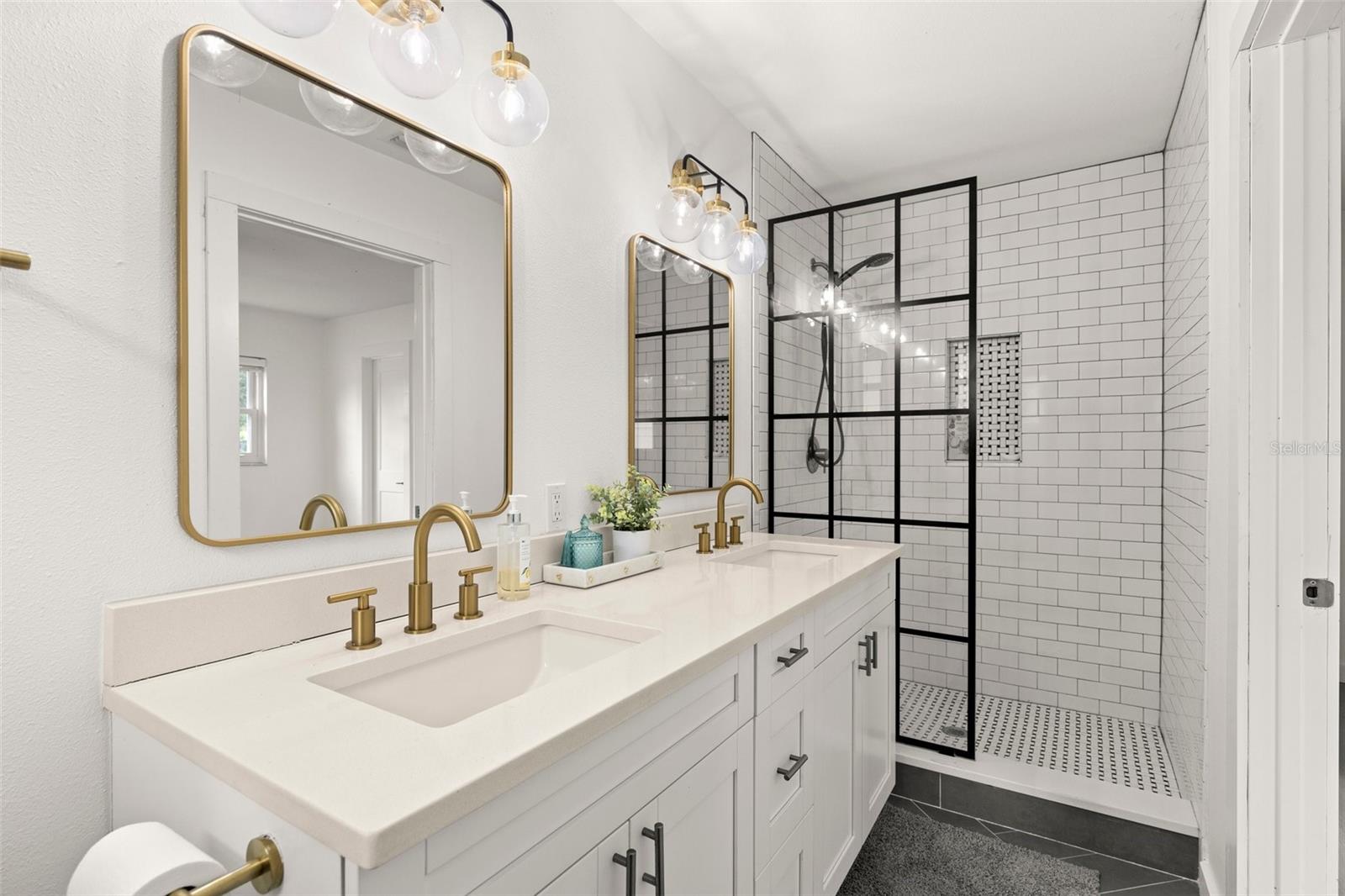 4709 W FAIR OAKS AVE