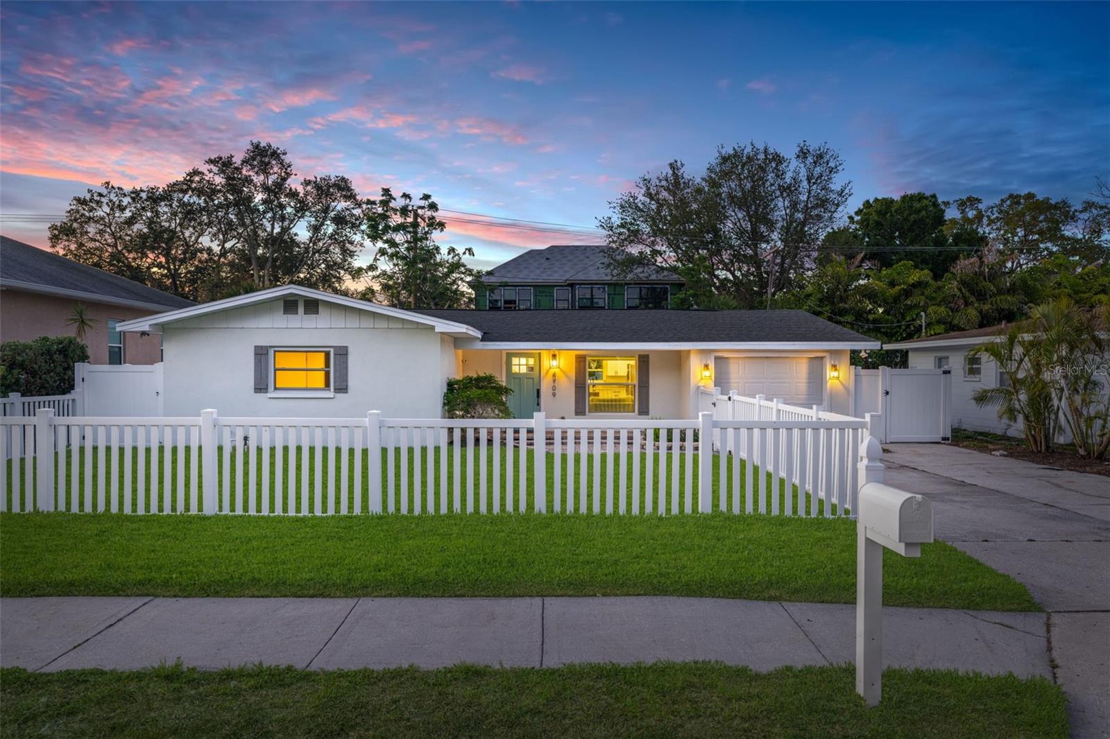 4709 W FAIR OAKS AVE