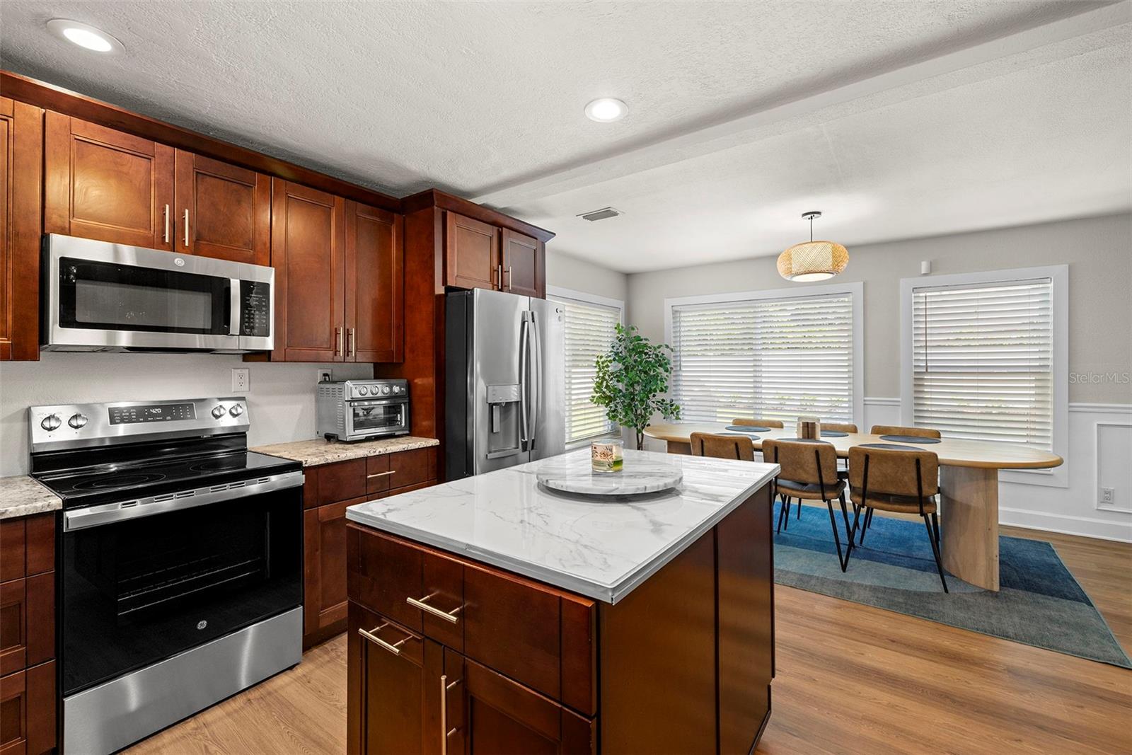 4208 W BAY VISTA AVE