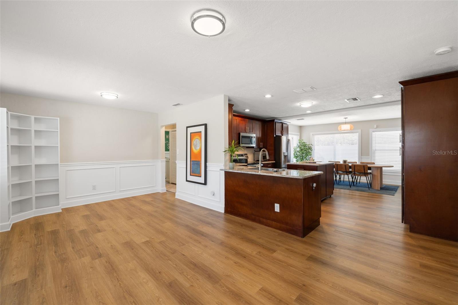 4208 W BAY VISTA AVE