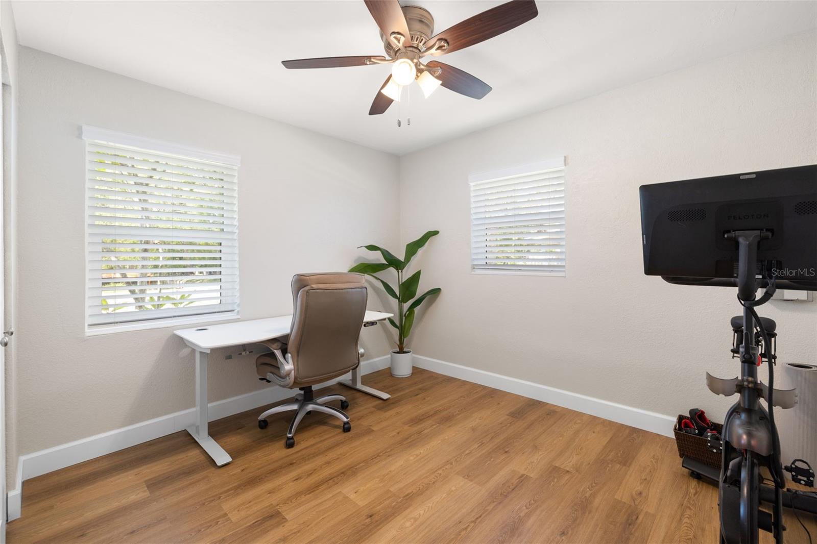 4208 W BAY VISTA AVE