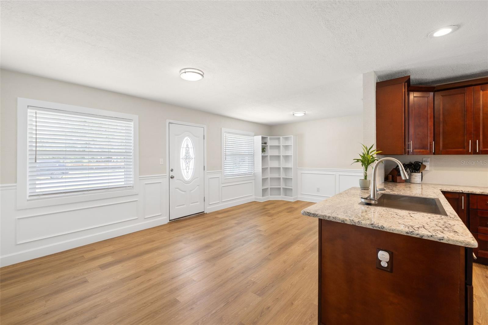 4208 W BAY VISTA AVE