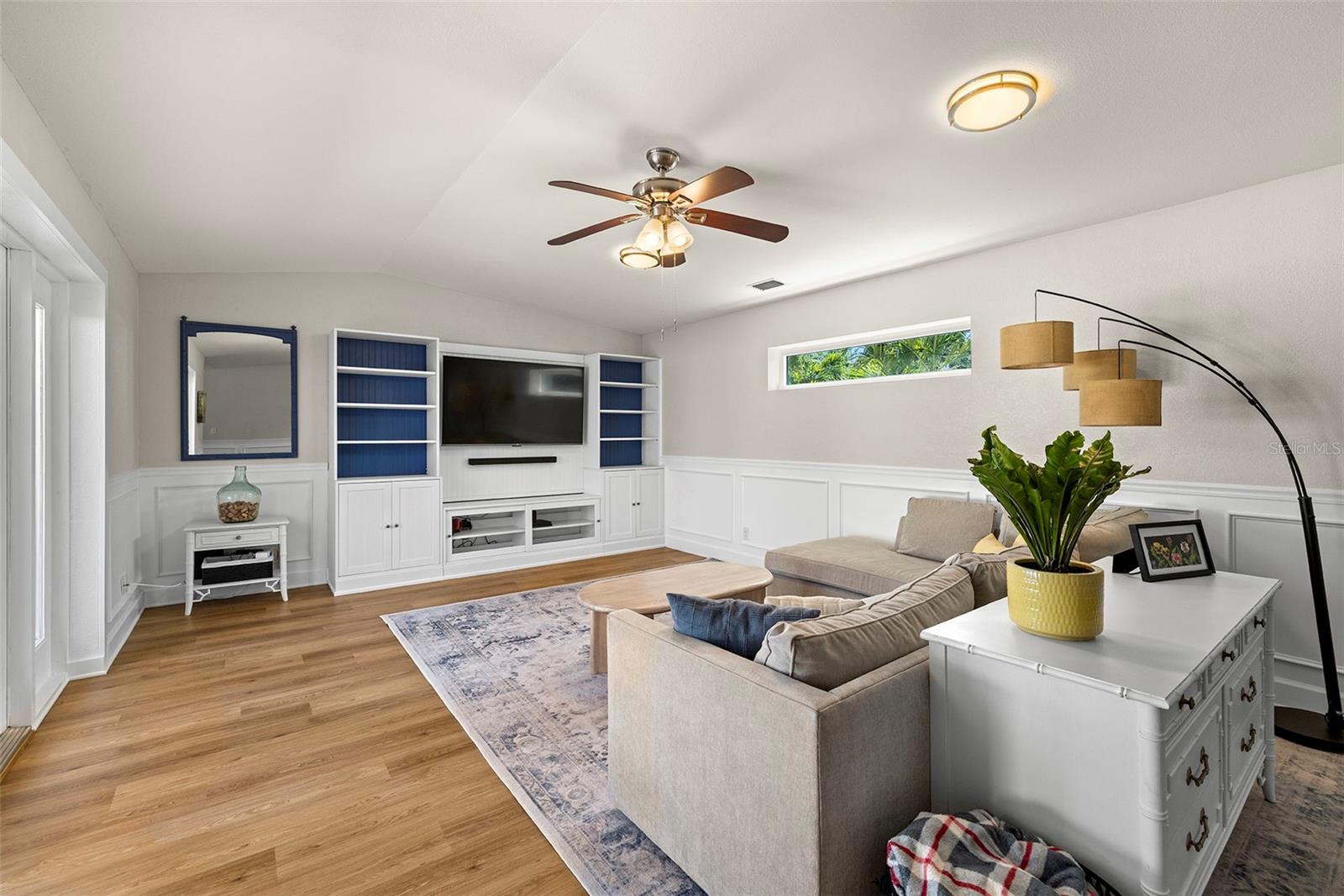 4208 W BAY VISTA AVE