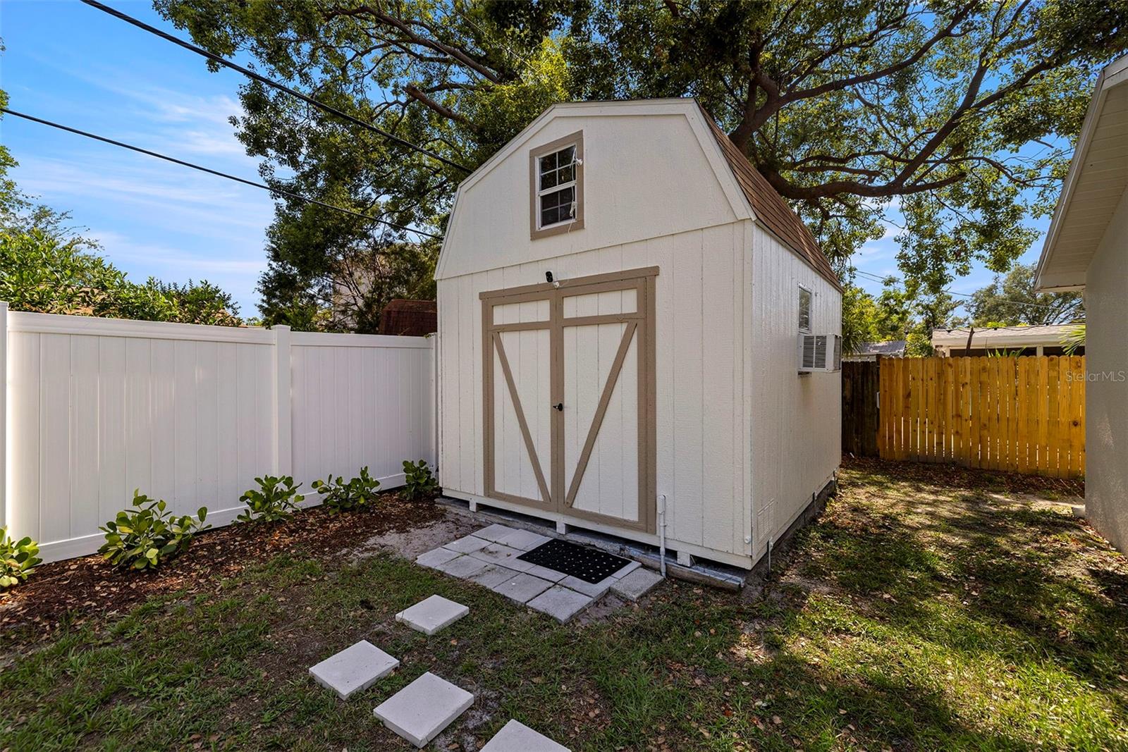 4208 W BAY VISTA AVE