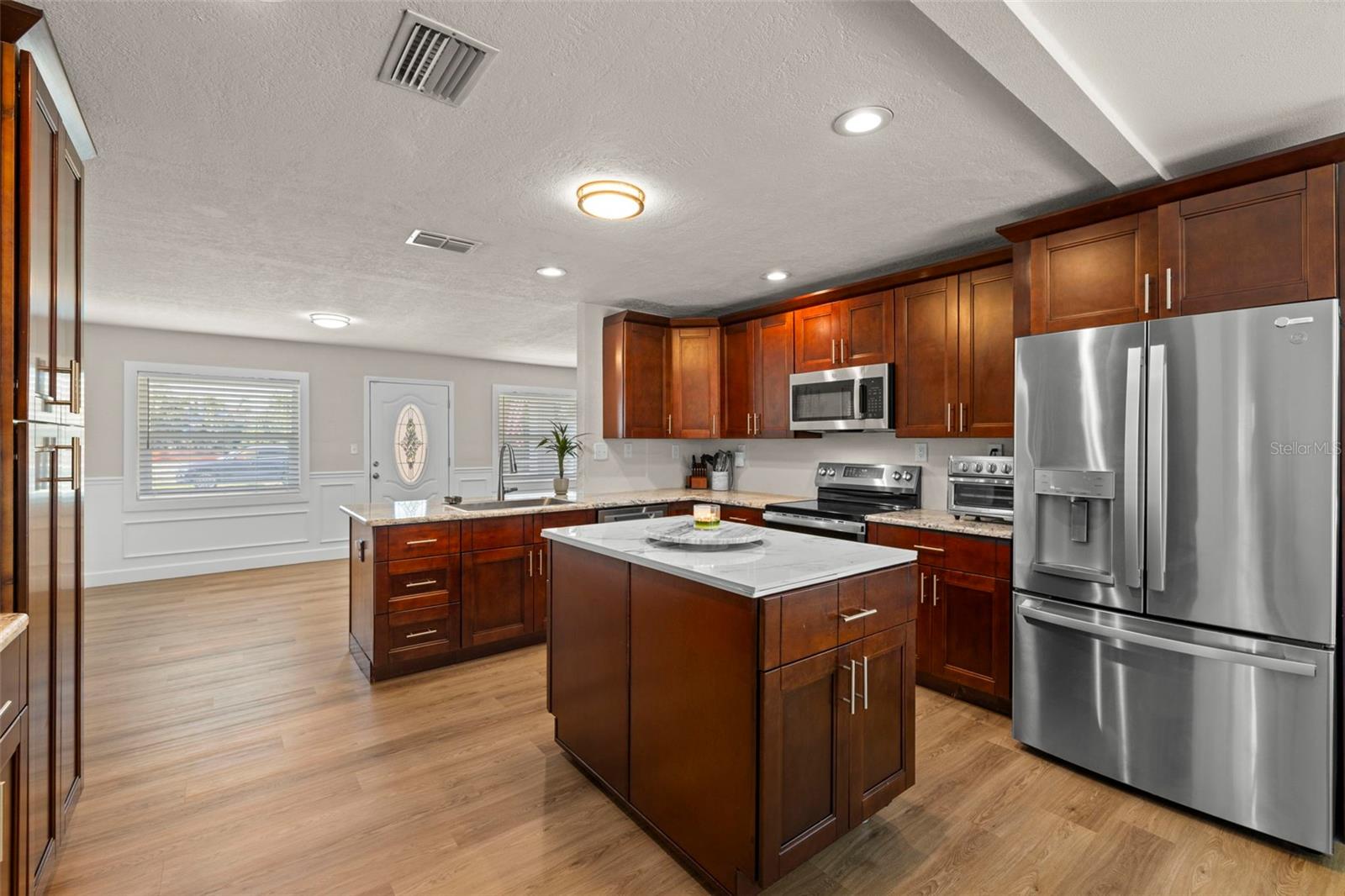 4208 W BAY VISTA AVE