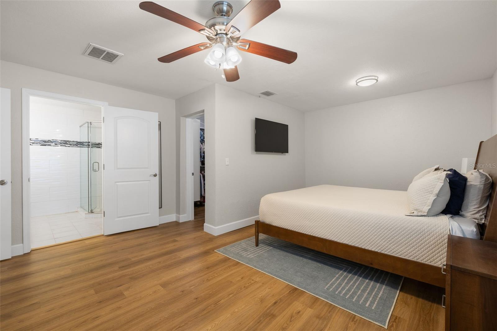 4208 W BAY VISTA AVE