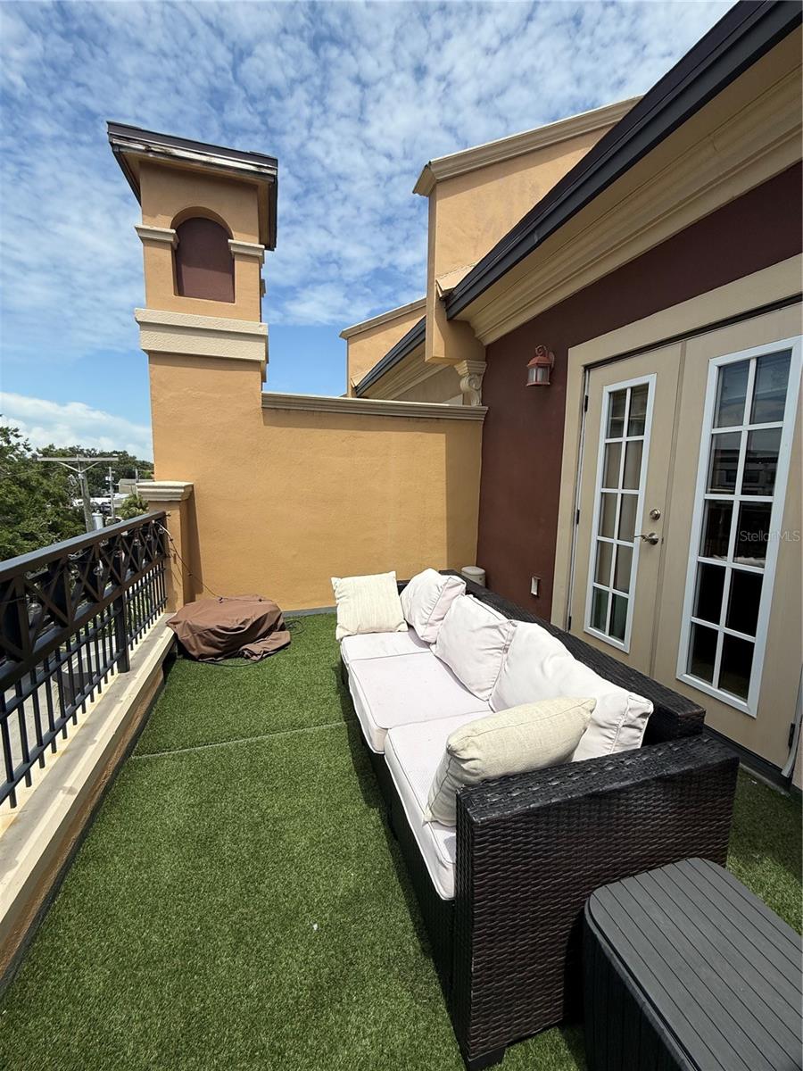 2208 SOHO BAY CT
