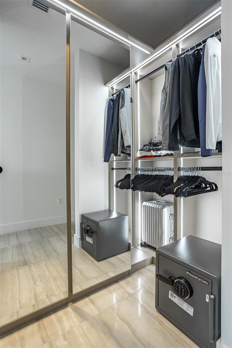 3030 W SANTIAGO ST E #4