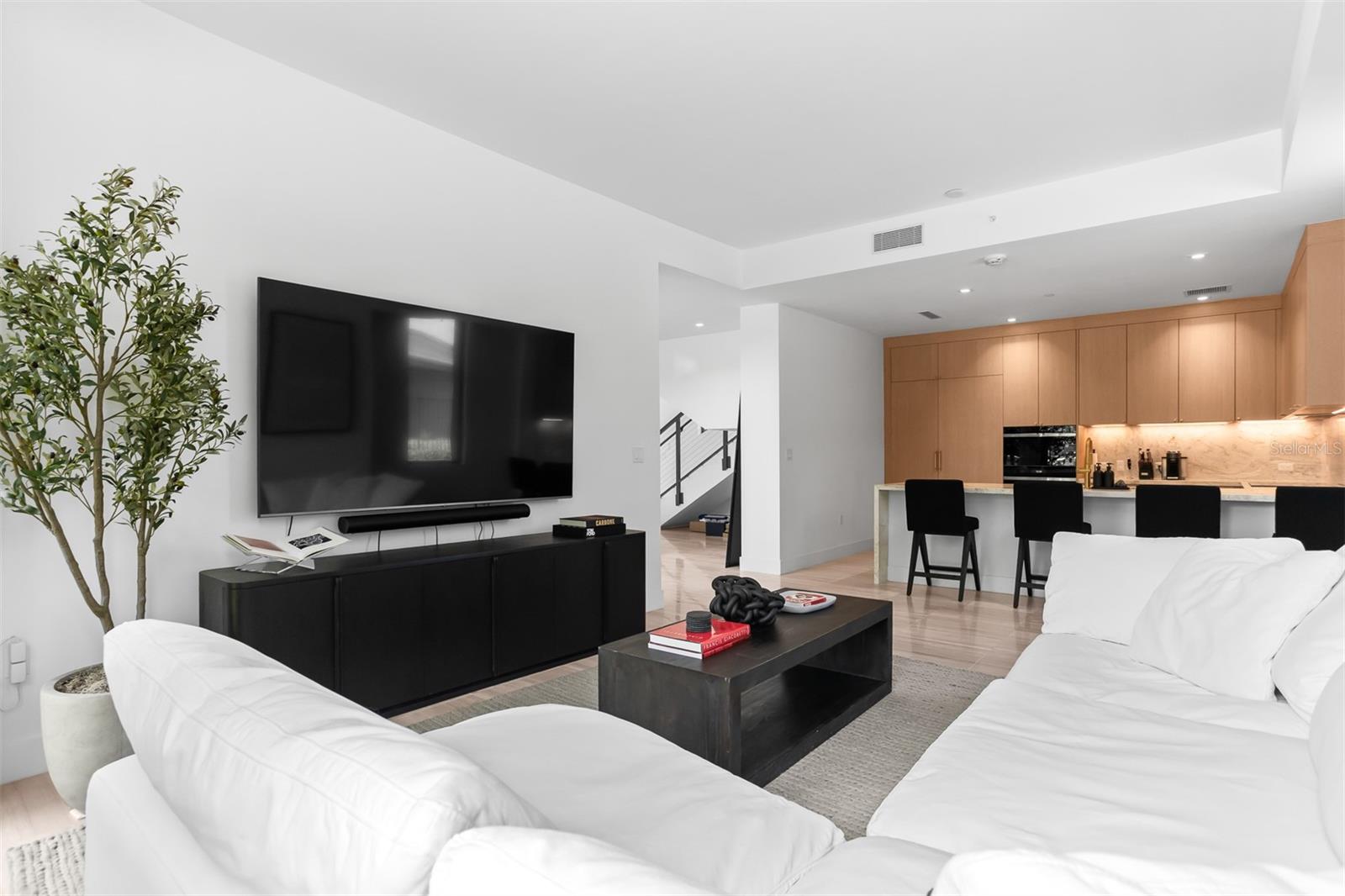 3030 W SANTIAGO ST E #4