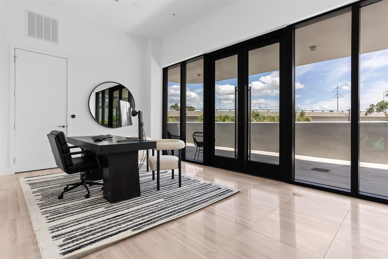 3030 W SANTIAGO ST E #4