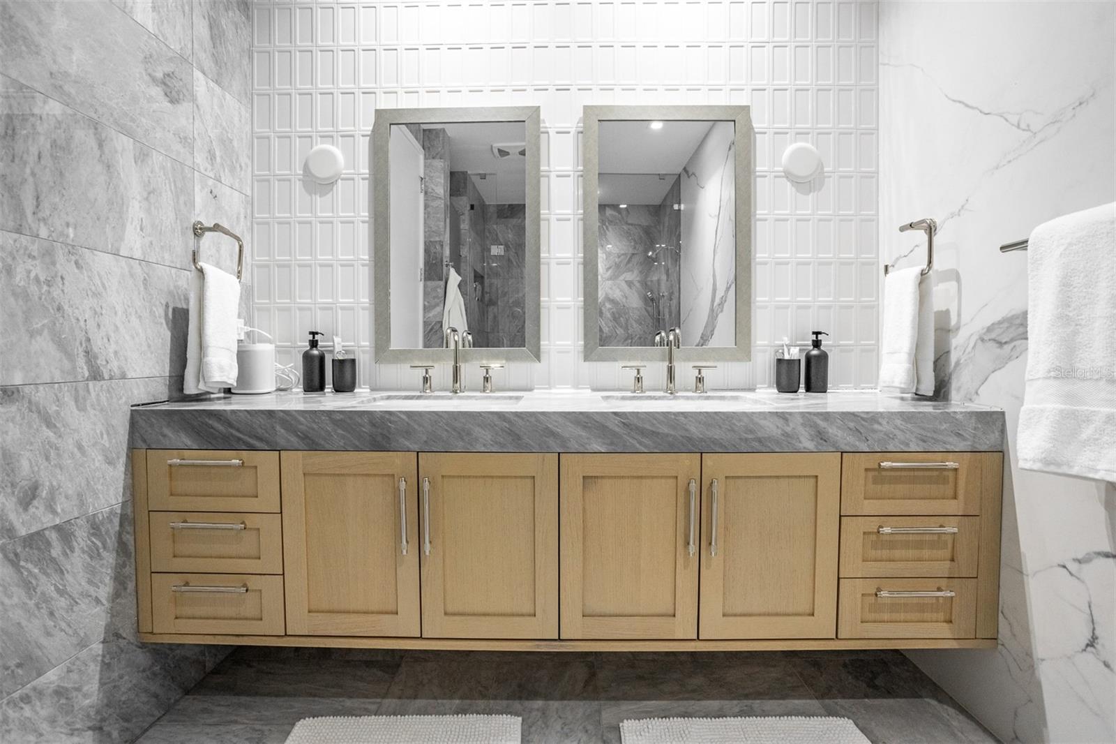 3030 W SANTIAGO ST E #4