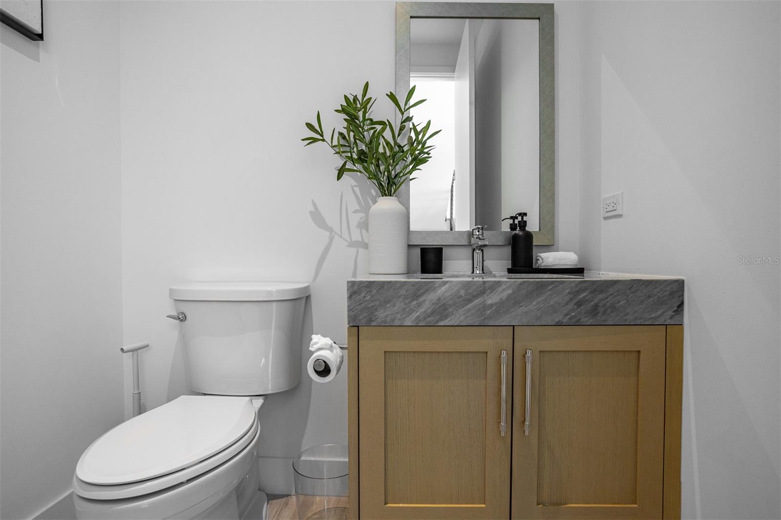 3030 W SANTIAGO ST E #4