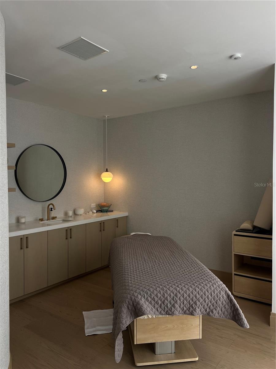 3030 W SANTIAGO ST E #4