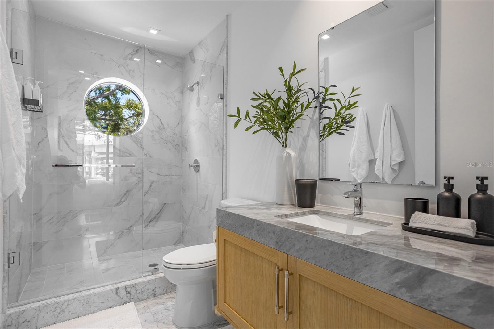 3030 W SANTIAGO ST E #4