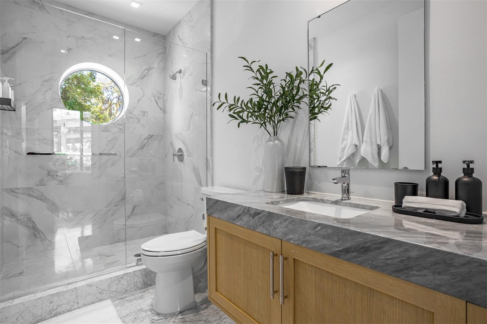 3030 W SANTIAGO ST E #4