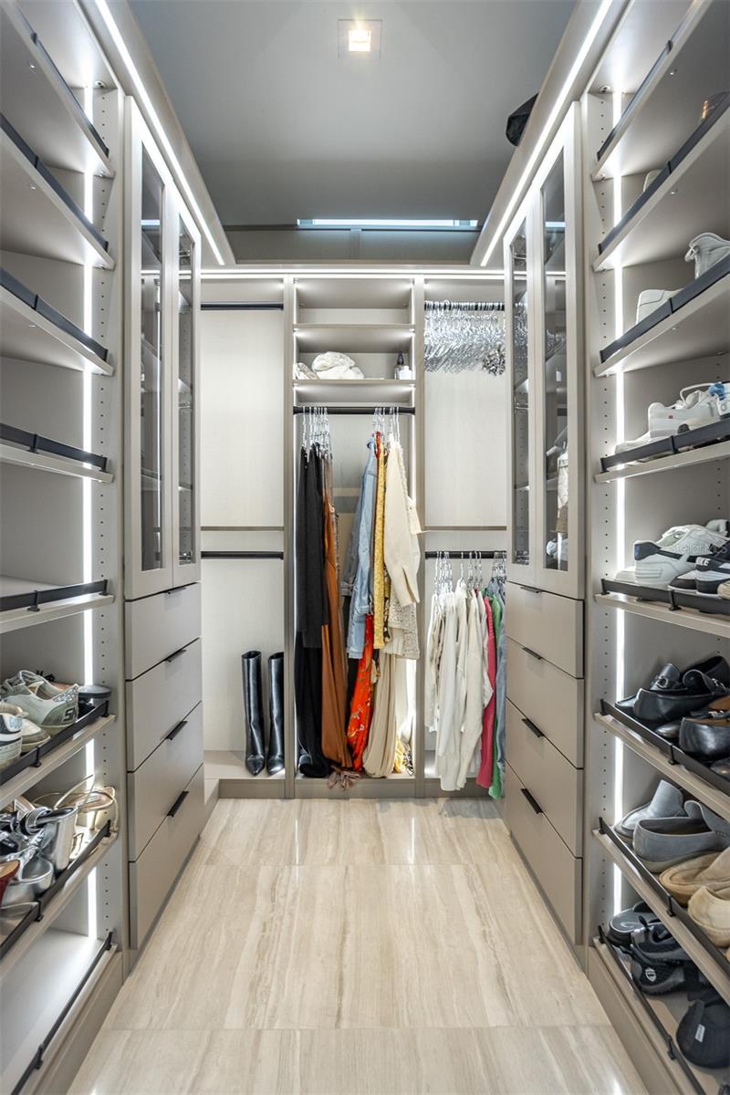 3030 W SANTIAGO ST E #4