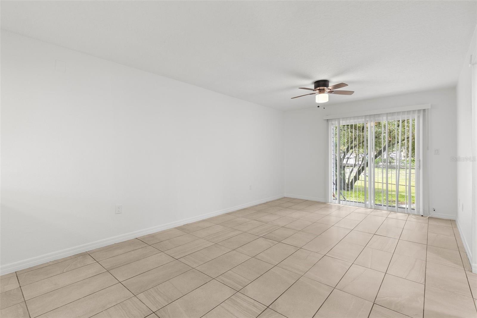 5013 TERRACE PALMS CIR #101