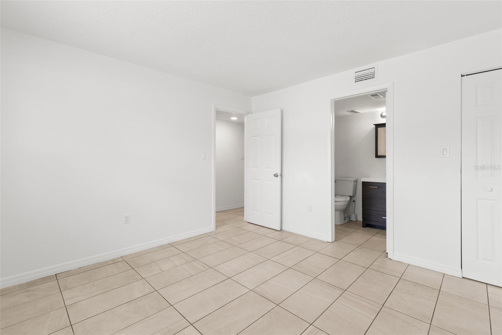 5013 TERRACE PALMS CIR #101