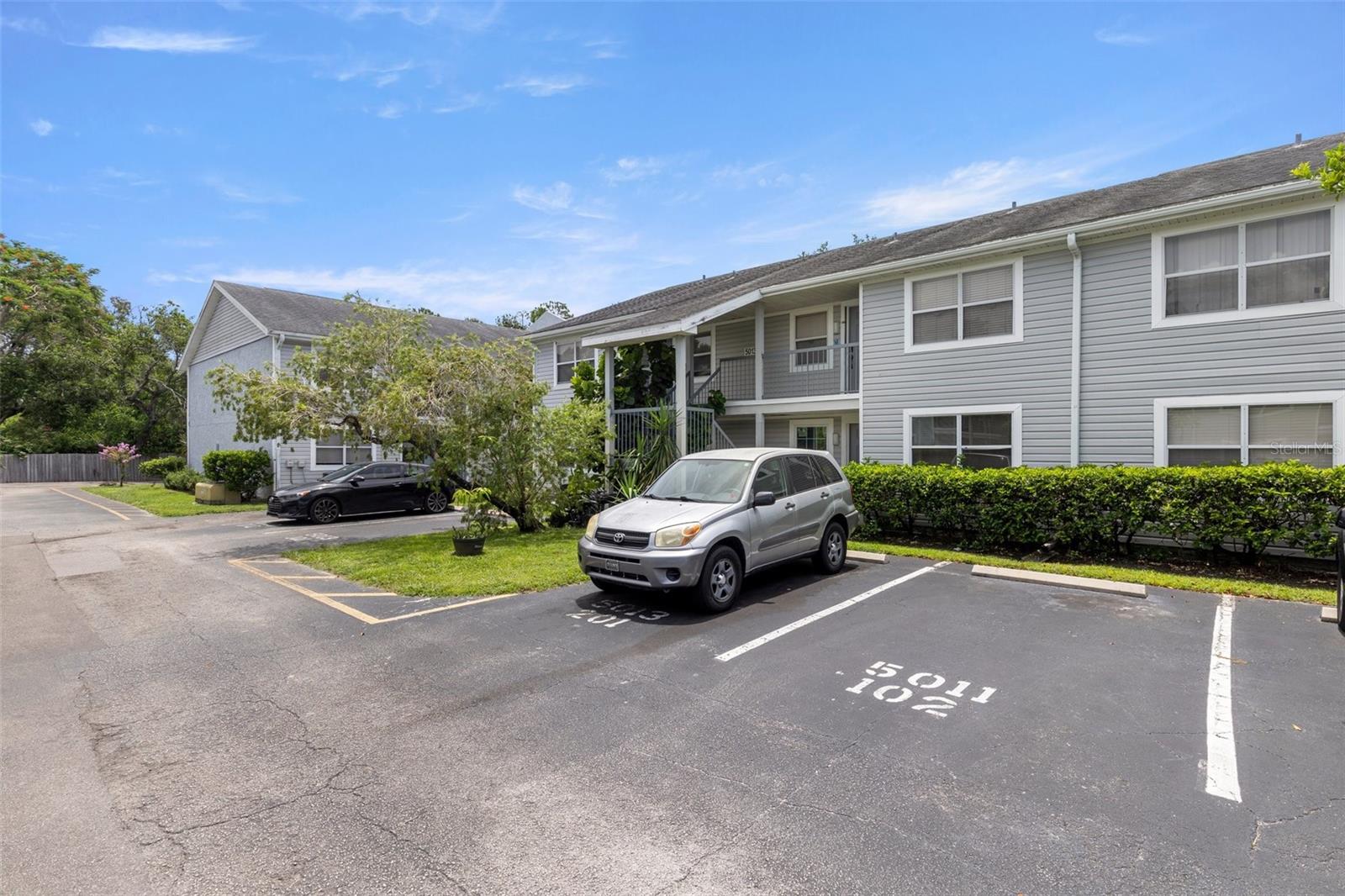 5013 TERRACE PALMS CIR #101