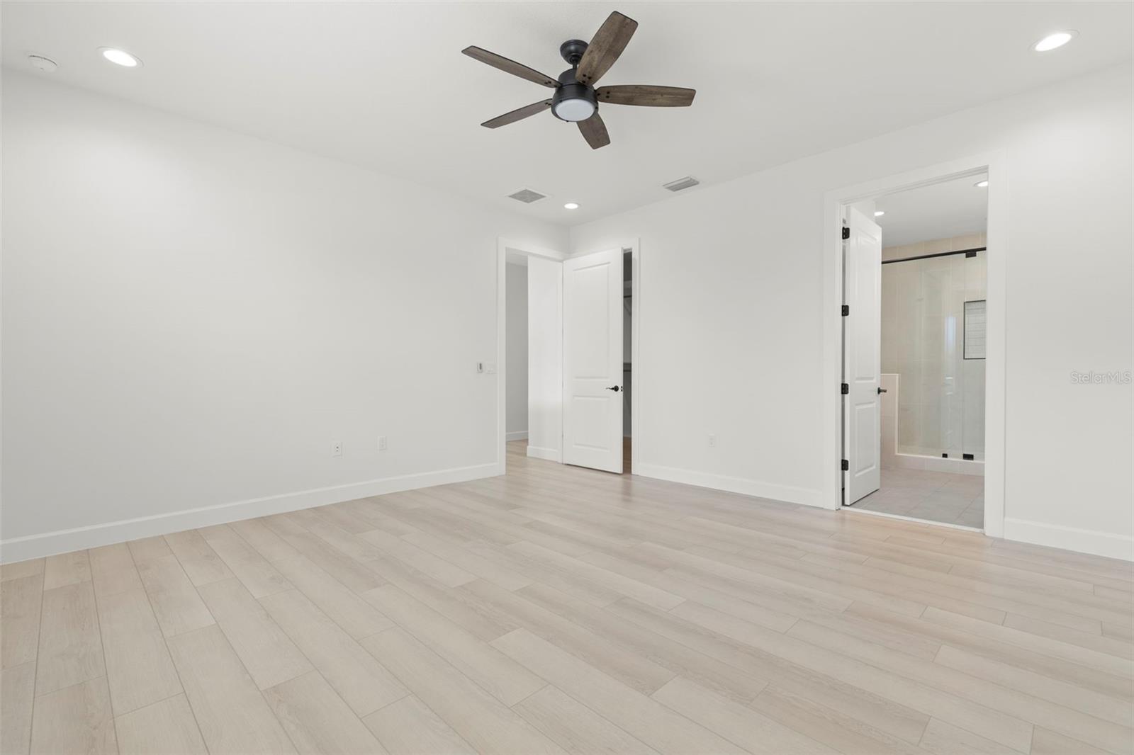 4913 N NEBRASKA AVE #5