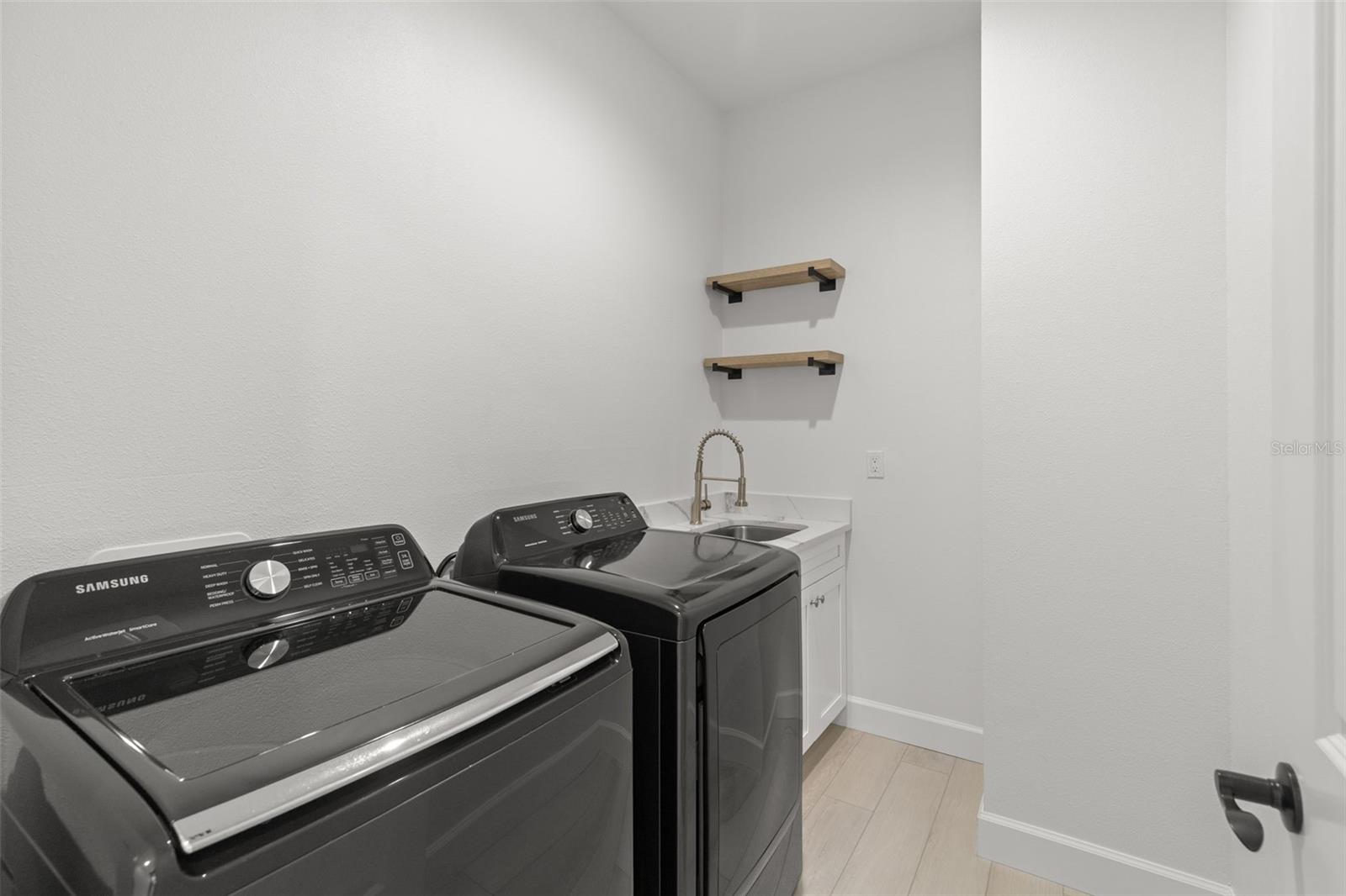 4913 N NEBRASKA AVE #5