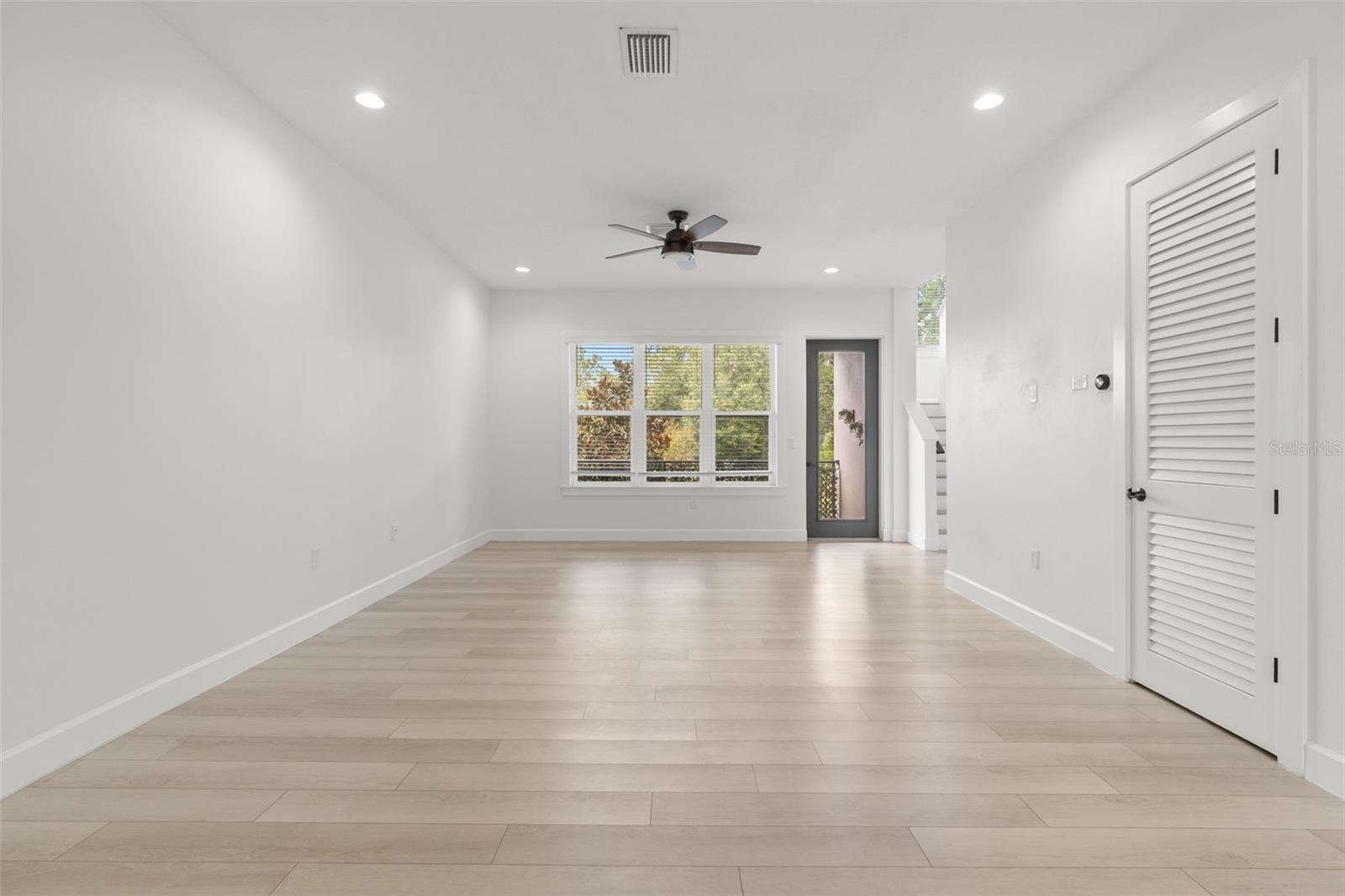 4913 N NEBRASKA AVE #5