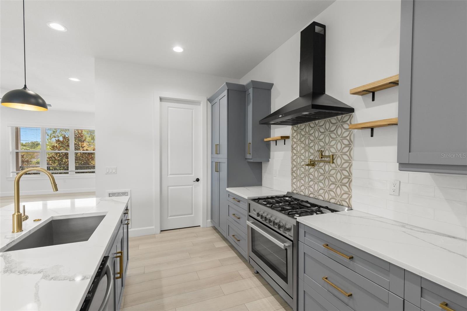 4913 N NEBRASKA AVE #5