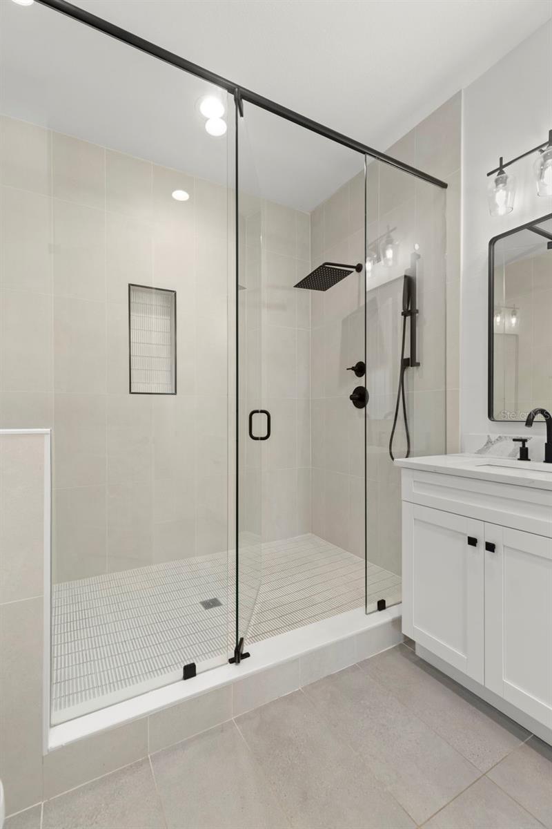 4913 N NEBRASKA AVE #5