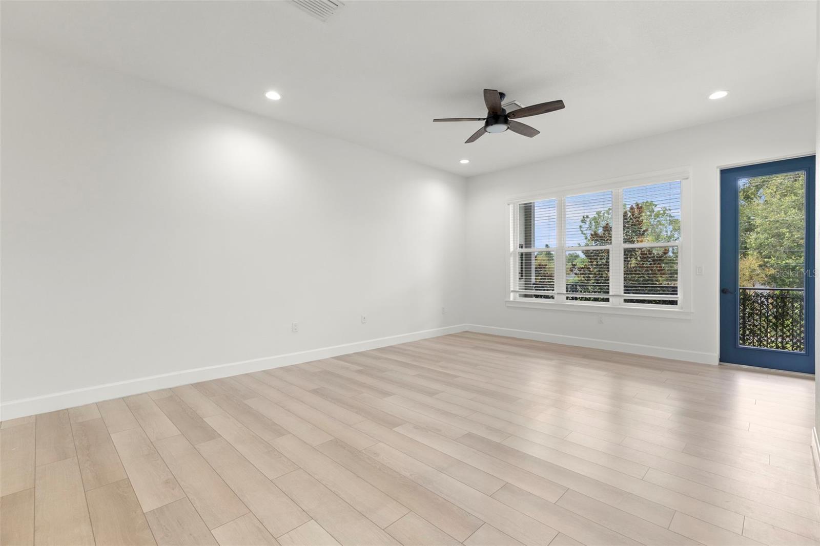 4913 N NEBRASKA AVE #5