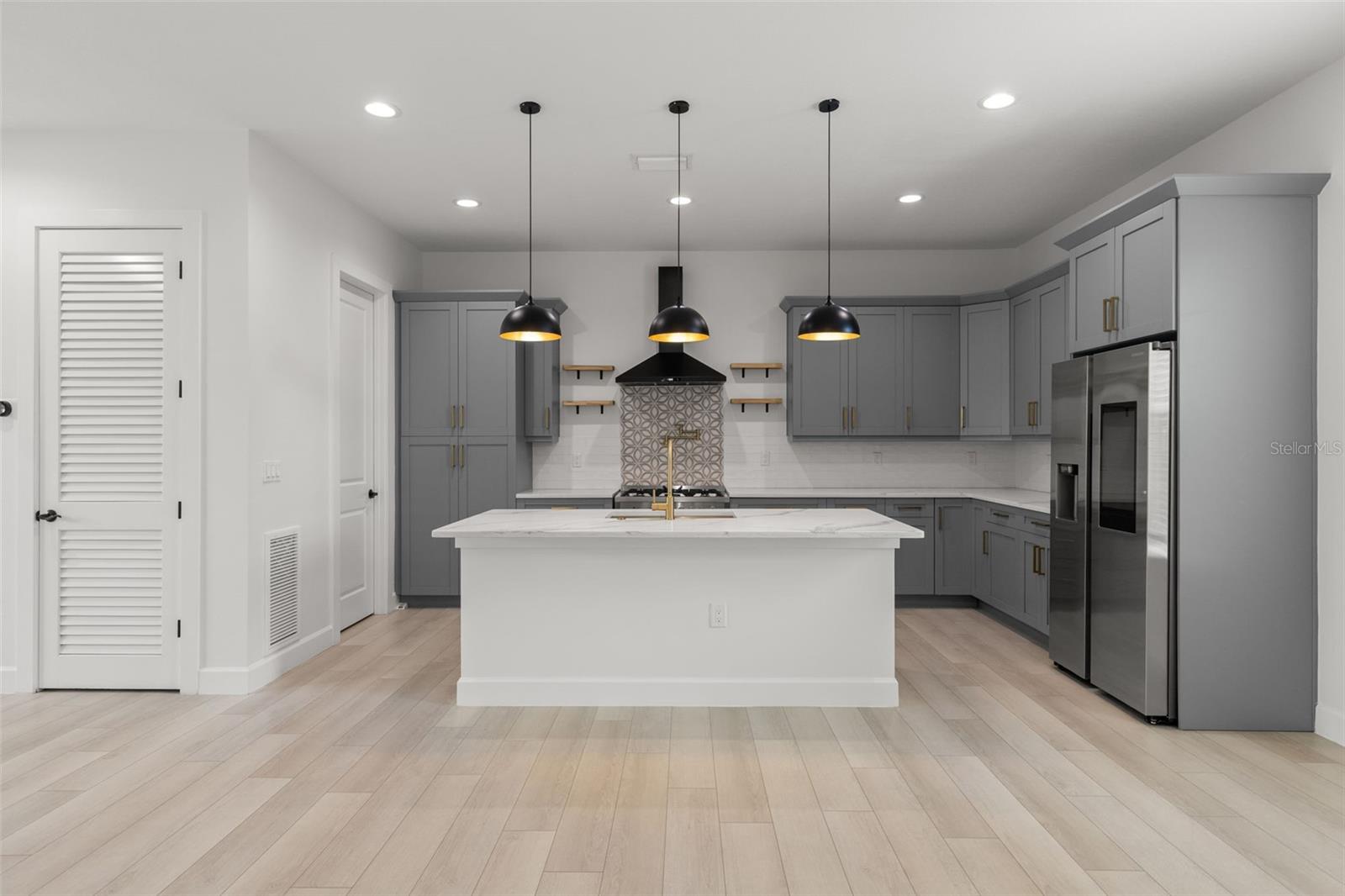 4913 N NEBRASKA AVE #5