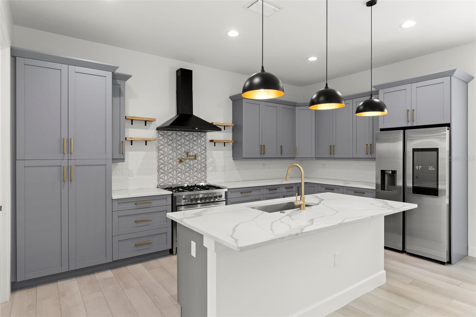 4913 N NEBRASKA AVE #5