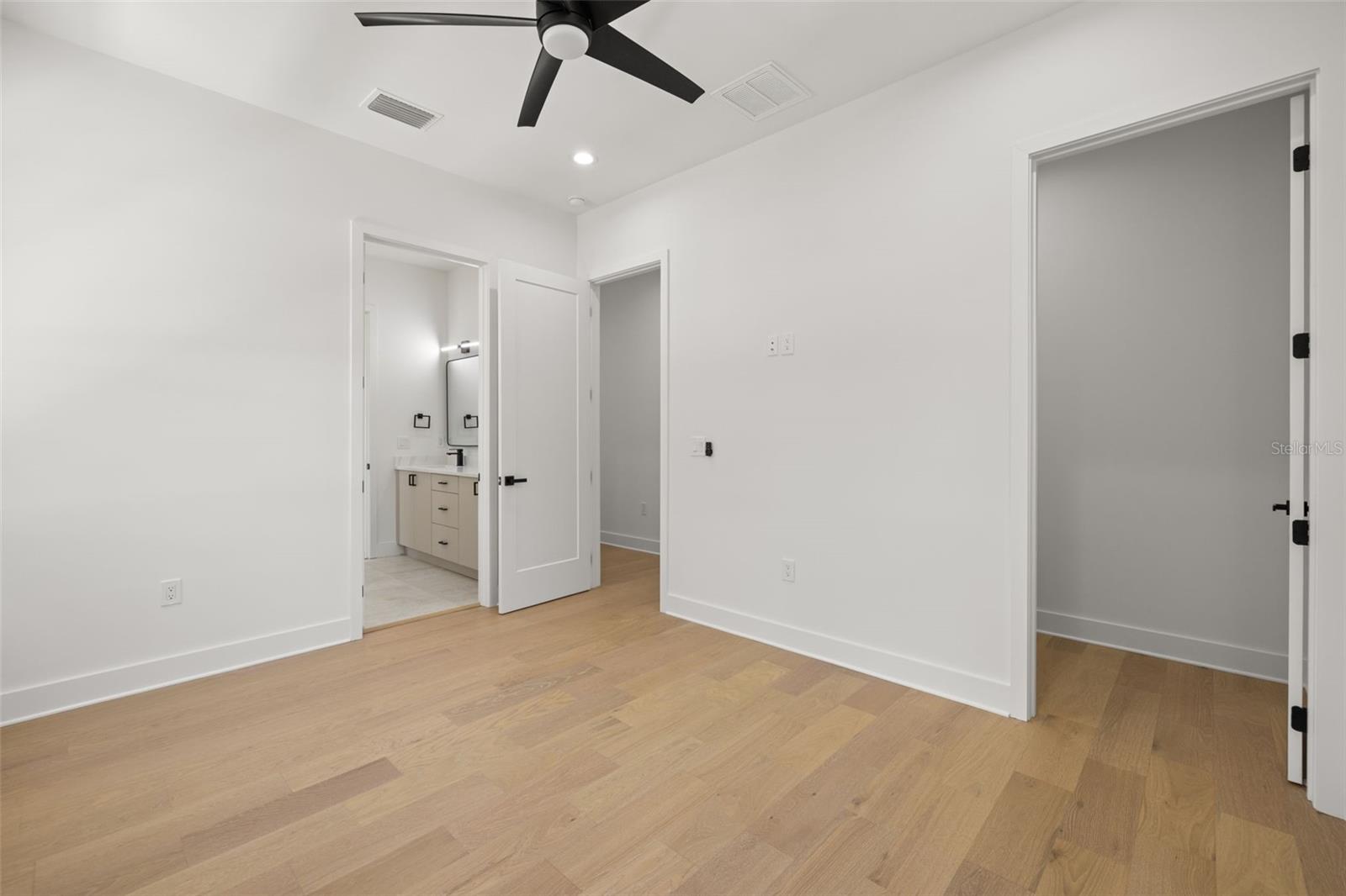 3201 W BALLAST POINT BLVD