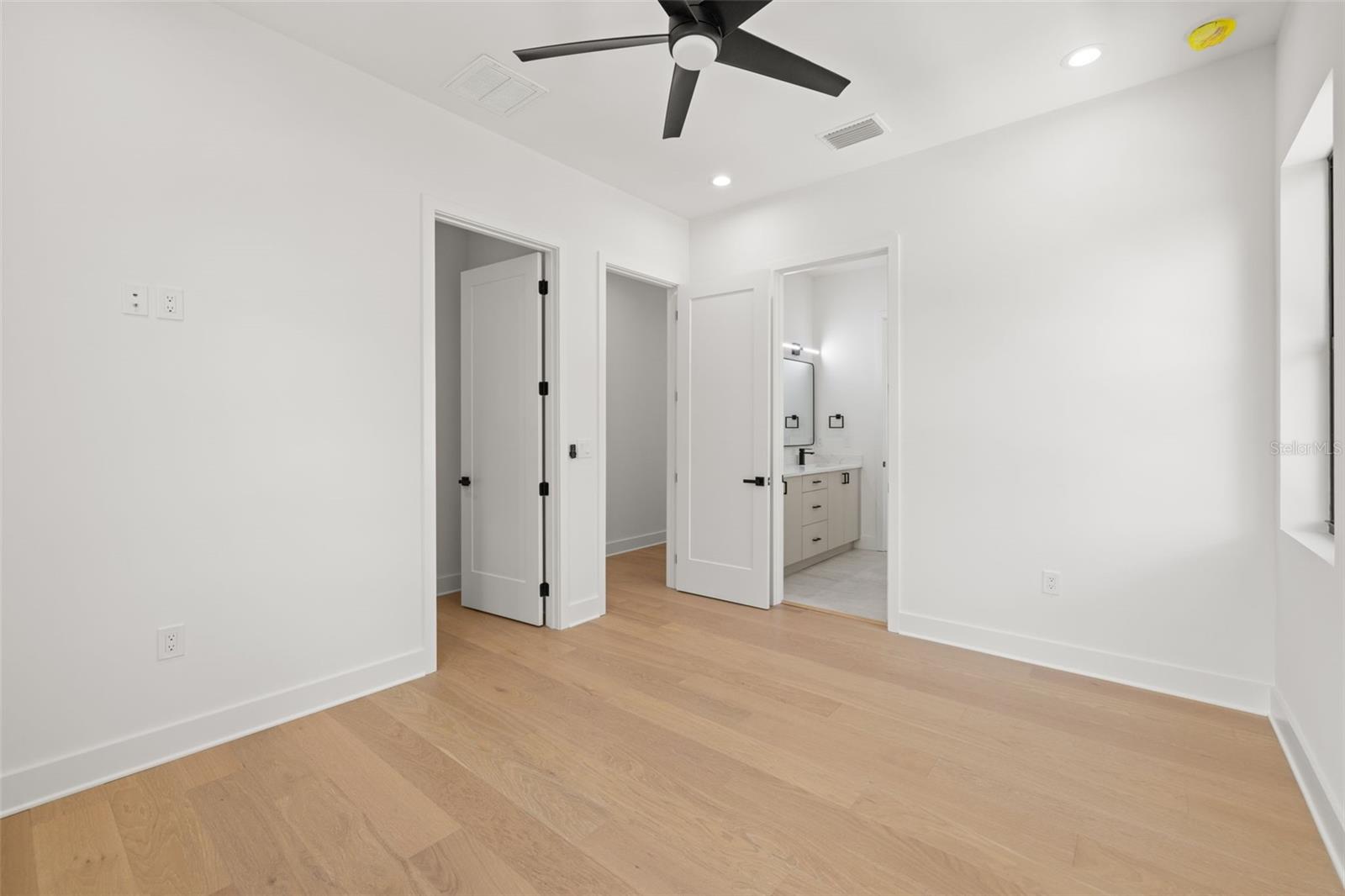 3201 W BALLAST POINT BLVD