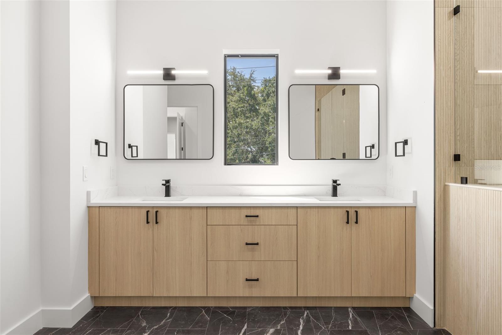 3201 W BALLAST POINT BLVD