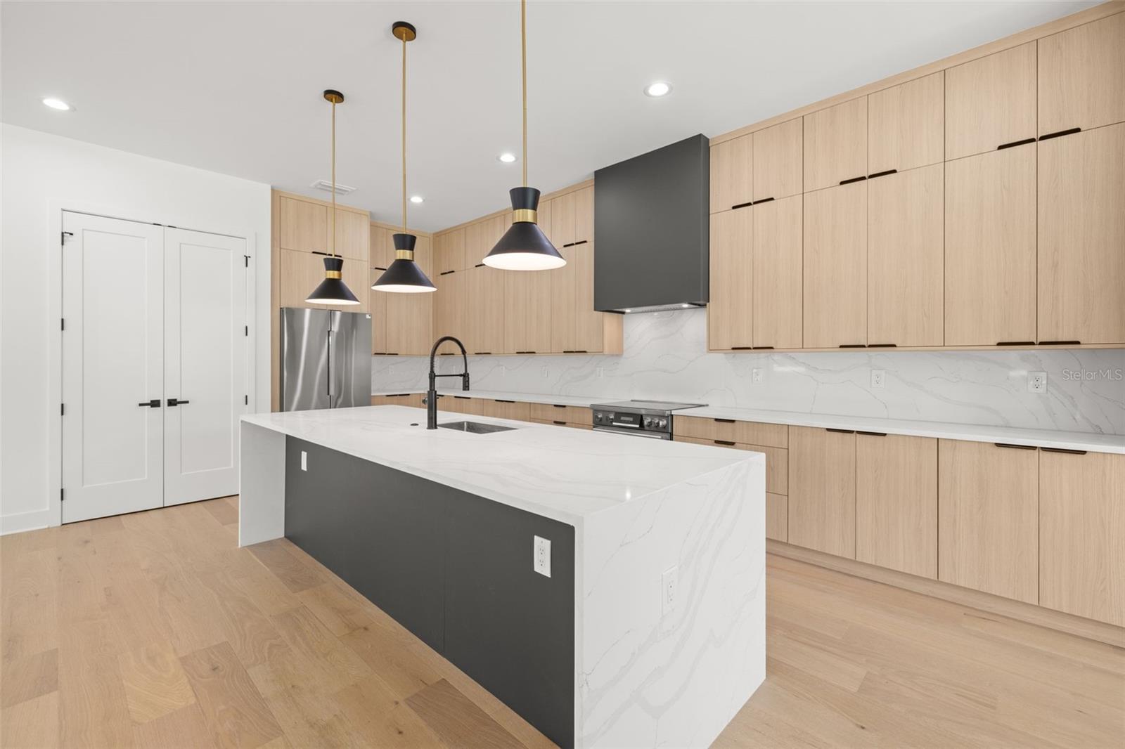 3201 W BALLAST POINT BLVD