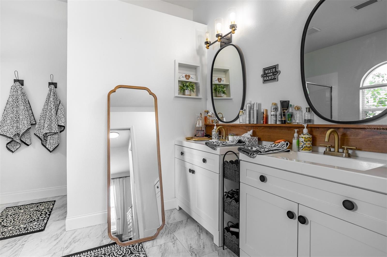 6928 BLUFF MEADOW CT