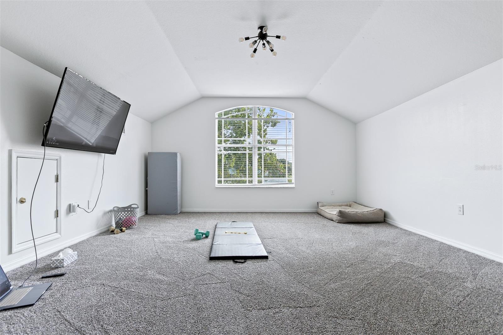 6928 BLUFF MEADOW CT