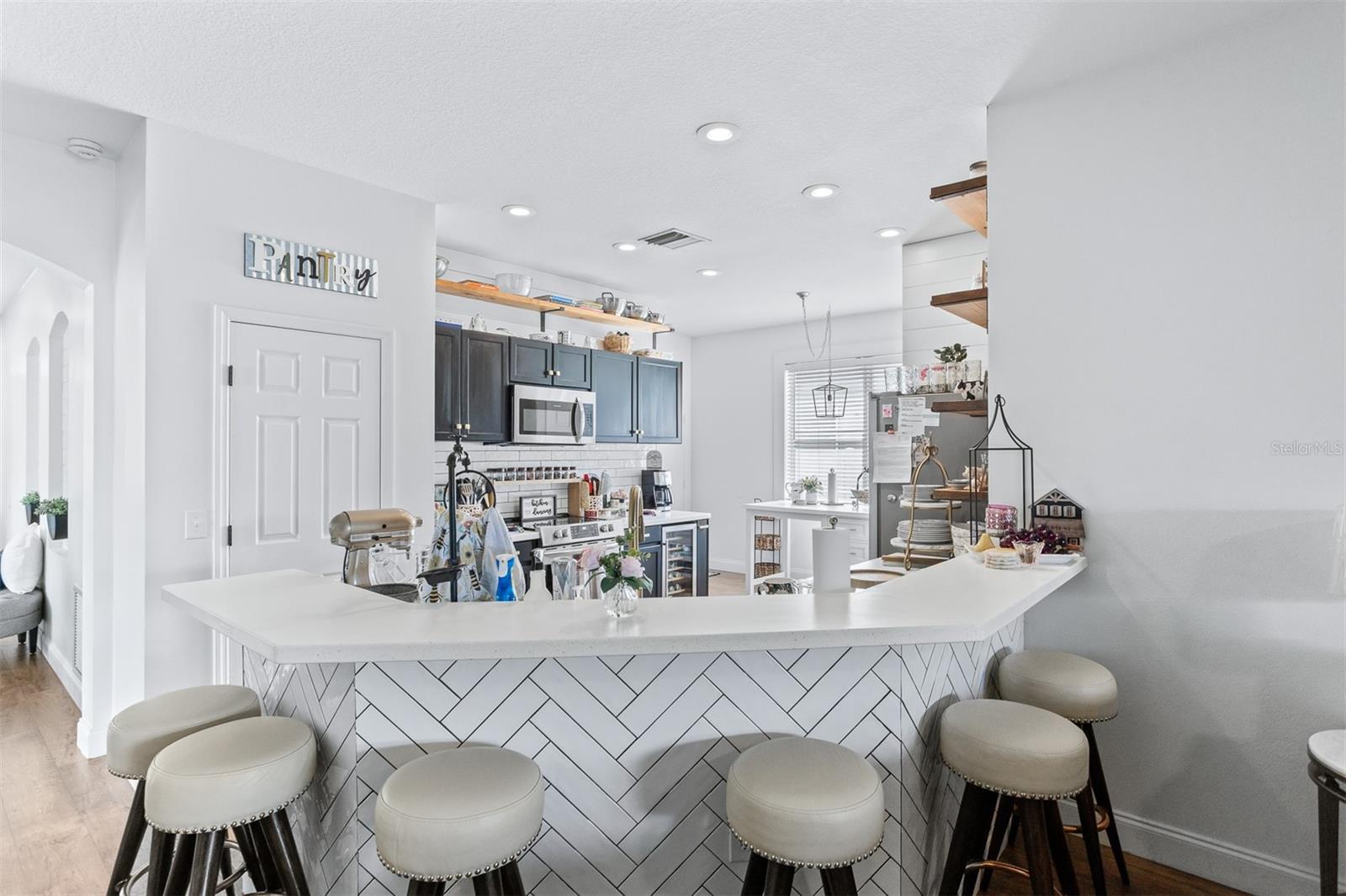 6928 BLUFF MEADOW CT