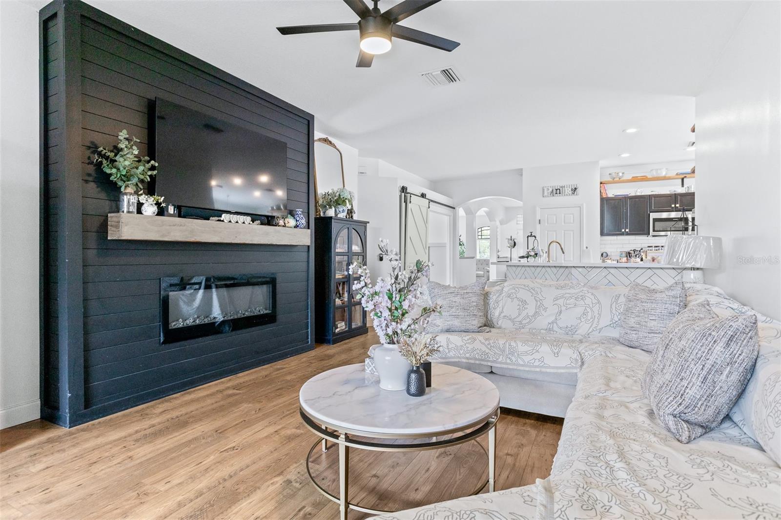 6928 BLUFF MEADOW CT