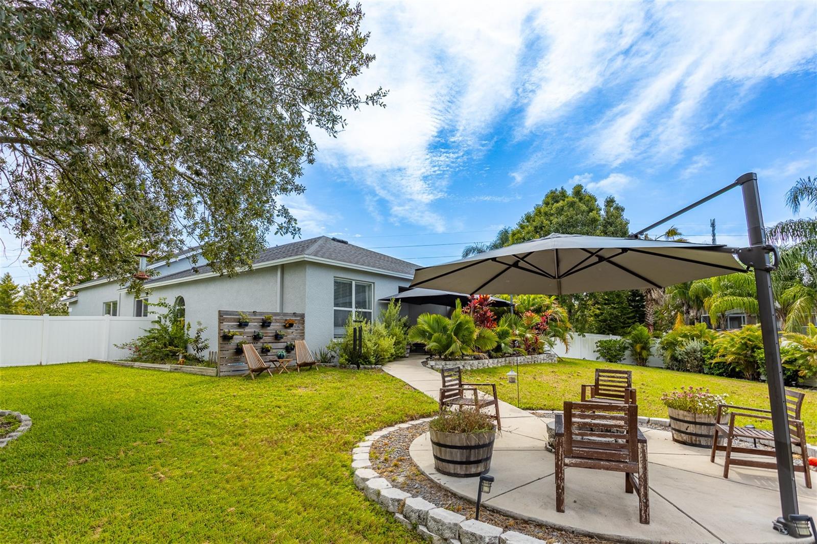 6928 BLUFF MEADOW CT