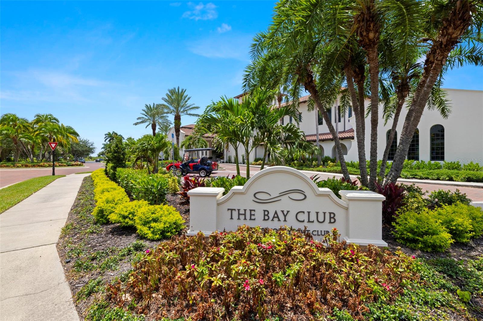 5703 YEATS MANOR DR #401