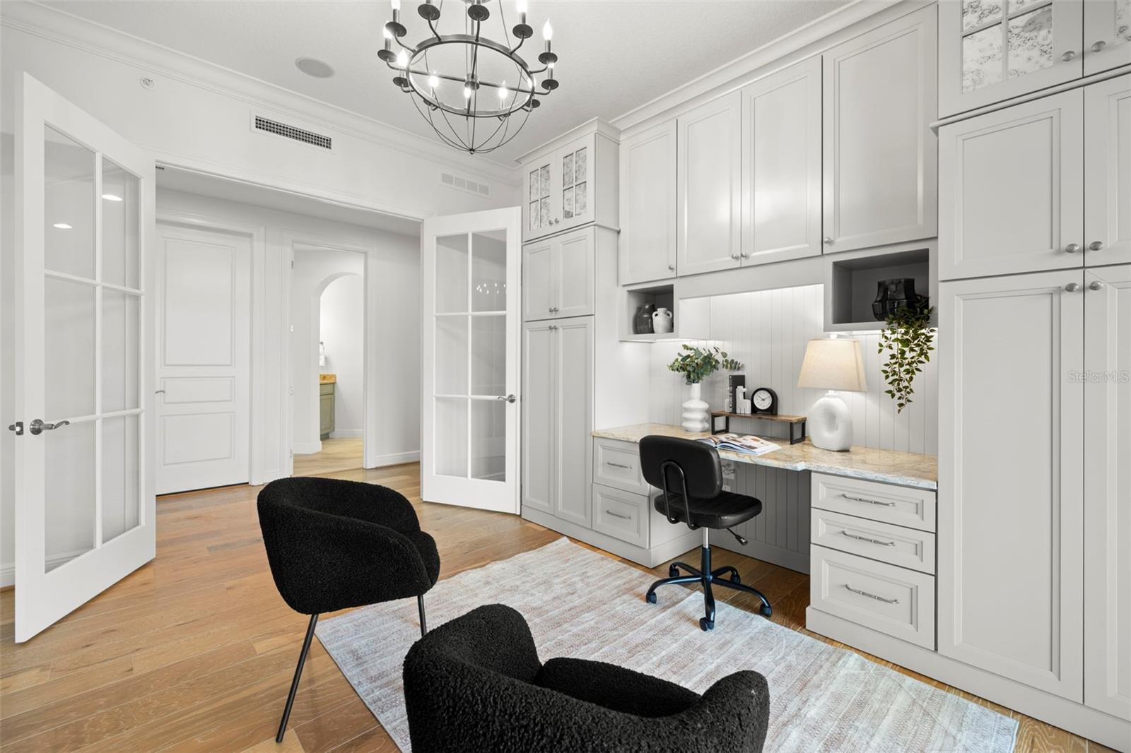 5703 YEATS MANOR DR #401